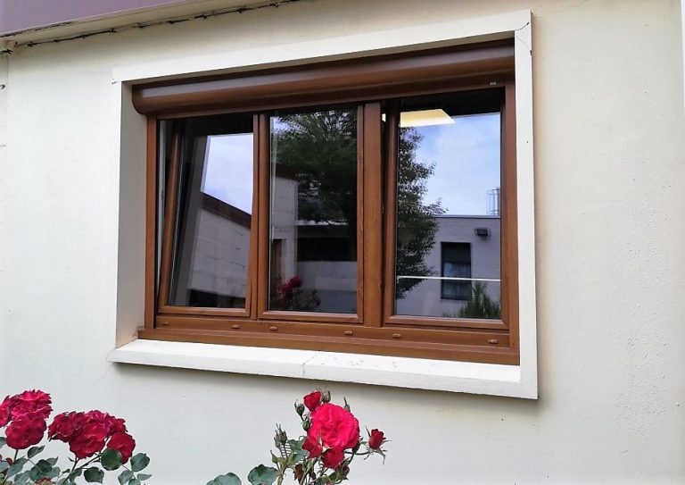 Fenêtre PVC chêne doré – COURRIÈRES